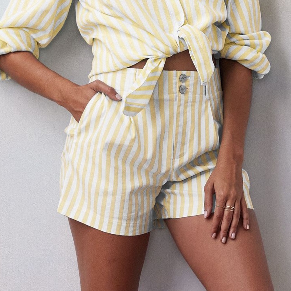 NWT LC Lauren Conrad  LC Lauren Conrad High Rise Pleated Front Shorts.